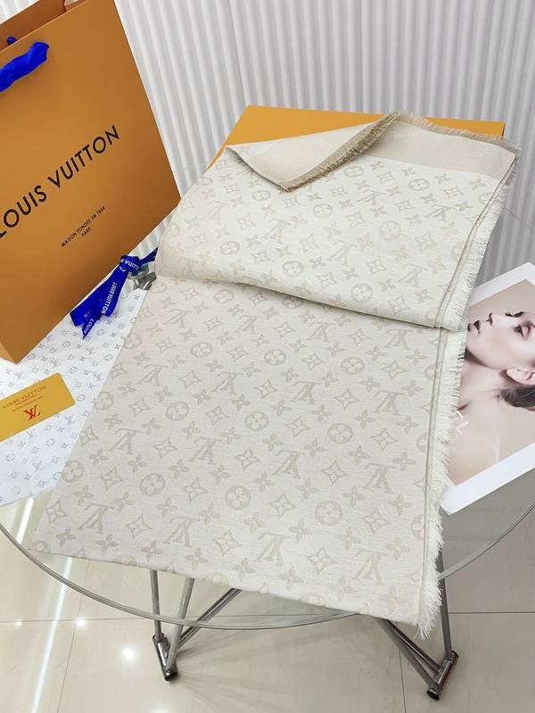 Louis Vuitton Scarf LVC00596